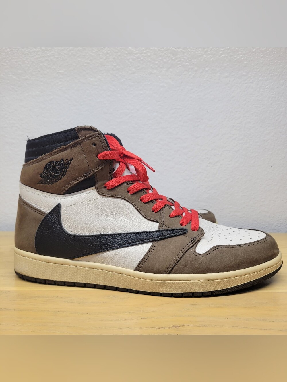 Air Jordan 1 High OG 'Travis Scott' Brown/White with Red Laces
